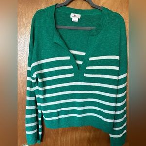 Vineyard Vines Sweater. Size Large. Beautiful green with white stripes.